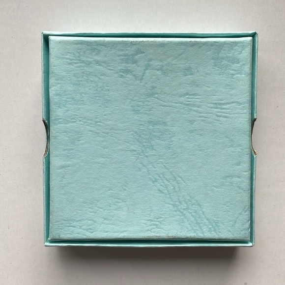 NWT New With Tags Authentic Real Red Jade Bangle Bracelet With Gift Box Included - Picture 7 of 7